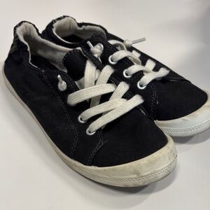 🥰✨5 for $20✨ Madden Girl Black Canvas Sneakers